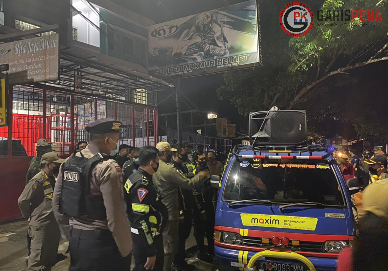 Patroli Polresta Samarinda bersama Satpol PP Samarinda menindak kelompok masyarakat yang melakukan bagarakan sahur dengan musik disko.