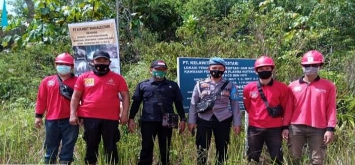 Sinergi: Tampak PT KWL saat melakukan patroli gabungan bersama Securty Polri dan TNI baru baru ini