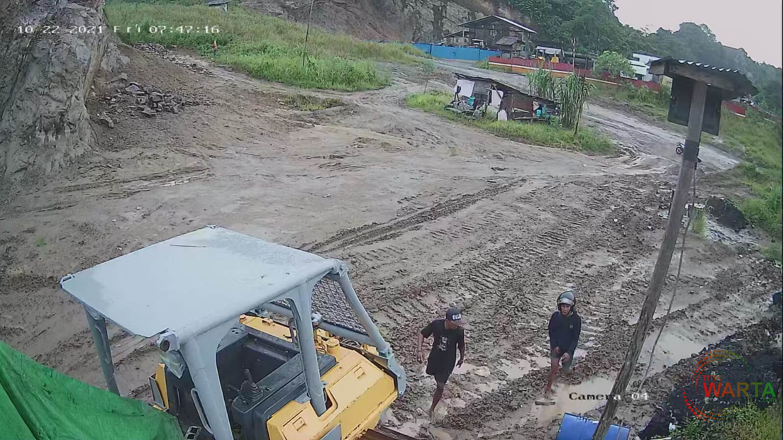 Foto: Dua pemuda tertangkap CCTV, Curi alat berat di workshop wilayah Samarinda Seberang, Samarinda (Istimewa)