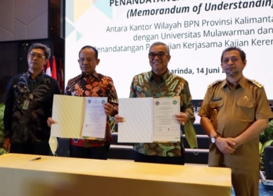 Foto : Wakil Gubernur Kaltim (pertama kanan) hadir menyaksikan penandatanganan MoU BPN Kaltim dan Unmul.