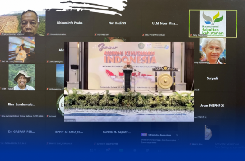 SAMPAIKAN: Gubernur Kaltim Isran Noor saat memberikan sambutan