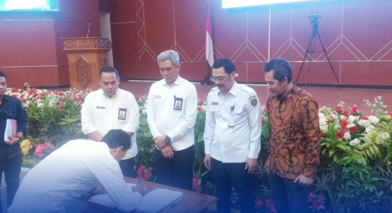 DUKUNG: Kutim Launching Renaksi dan Penandatanganan Komitmen Bersama SP4N Lapor!