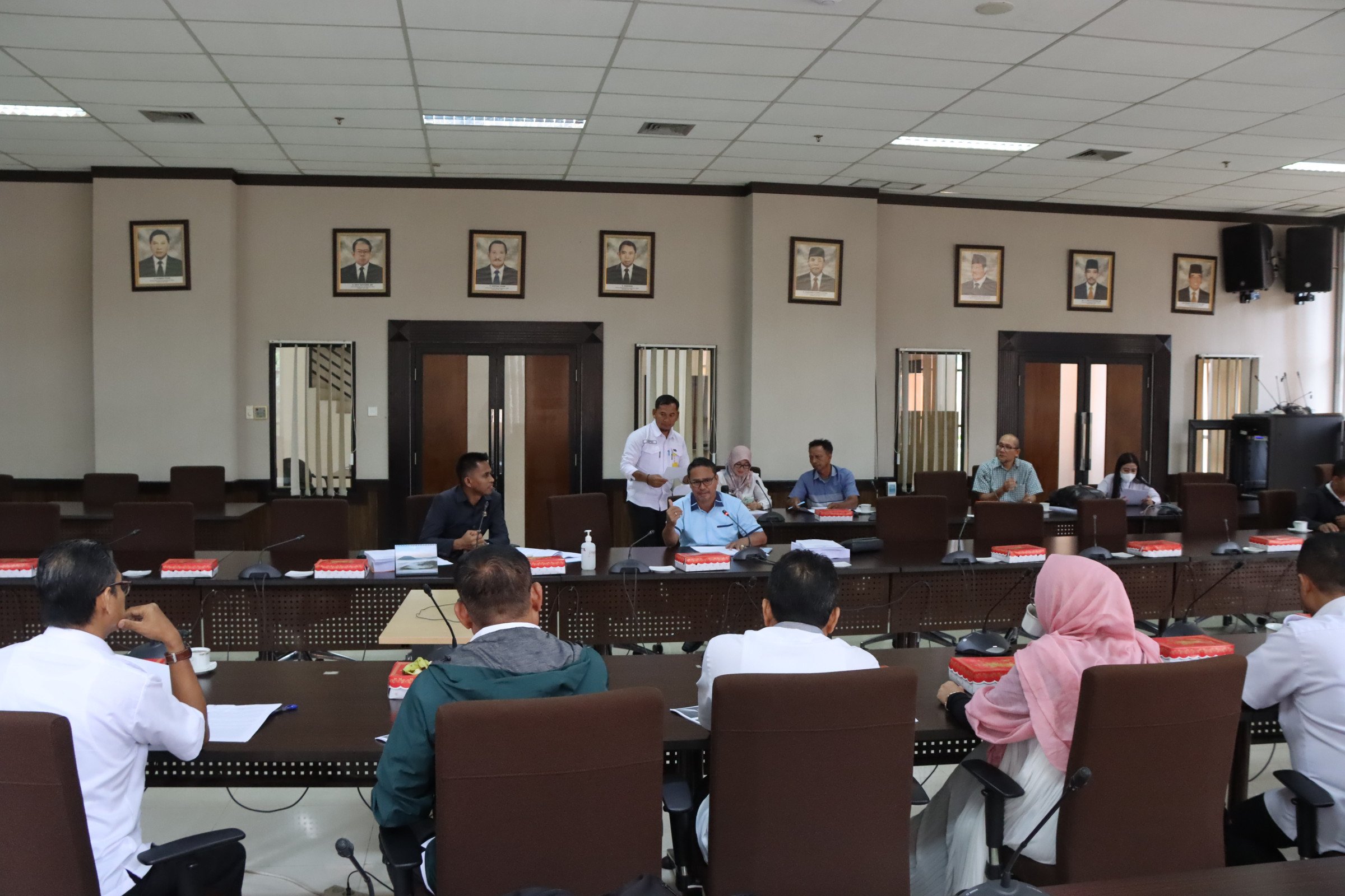 FOTO : Pansus Pengelolaan Keuangan Daerah, BPKAD dan Biro Hukum saat rapat dengar pendapat, Rabu (1/3)