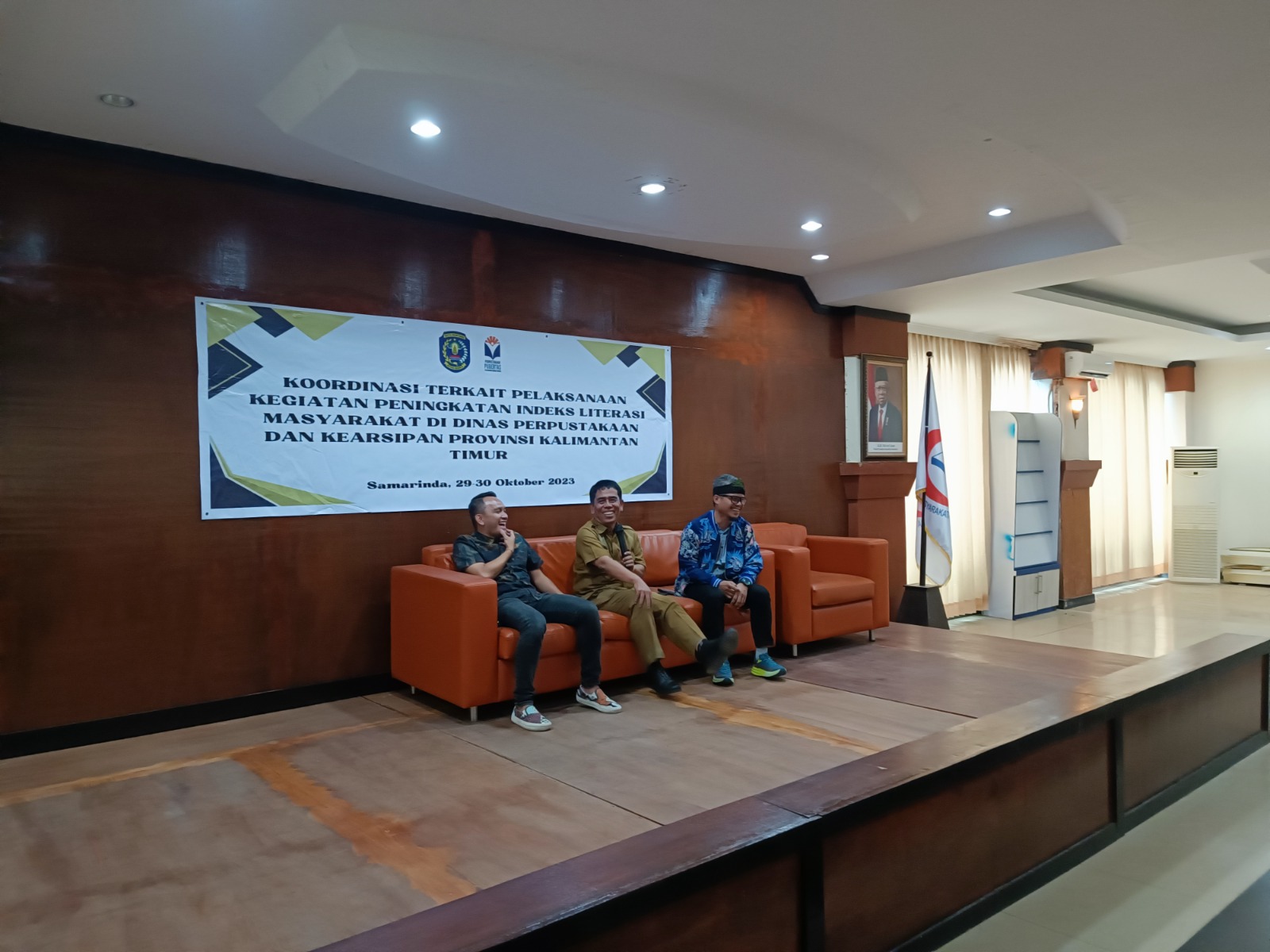 TEMPAT BELAJAR: Perpustakaan DPK Kaltim jadi destinasi anggota Perpustakaan Berbas Pantai, Bontang untuk mengasah kualitas wawasan mereka.