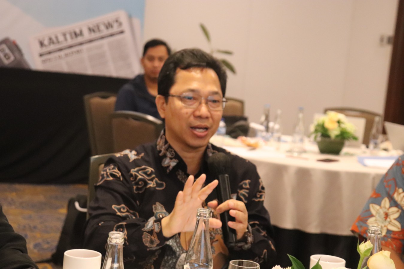 BEBERKAN DATA: Budi Widihartanto menjelaskan seputar perkembangan penggunaan QRIS di Kaltim yang meningkat pesat dalam beberapa tahun terakhir.