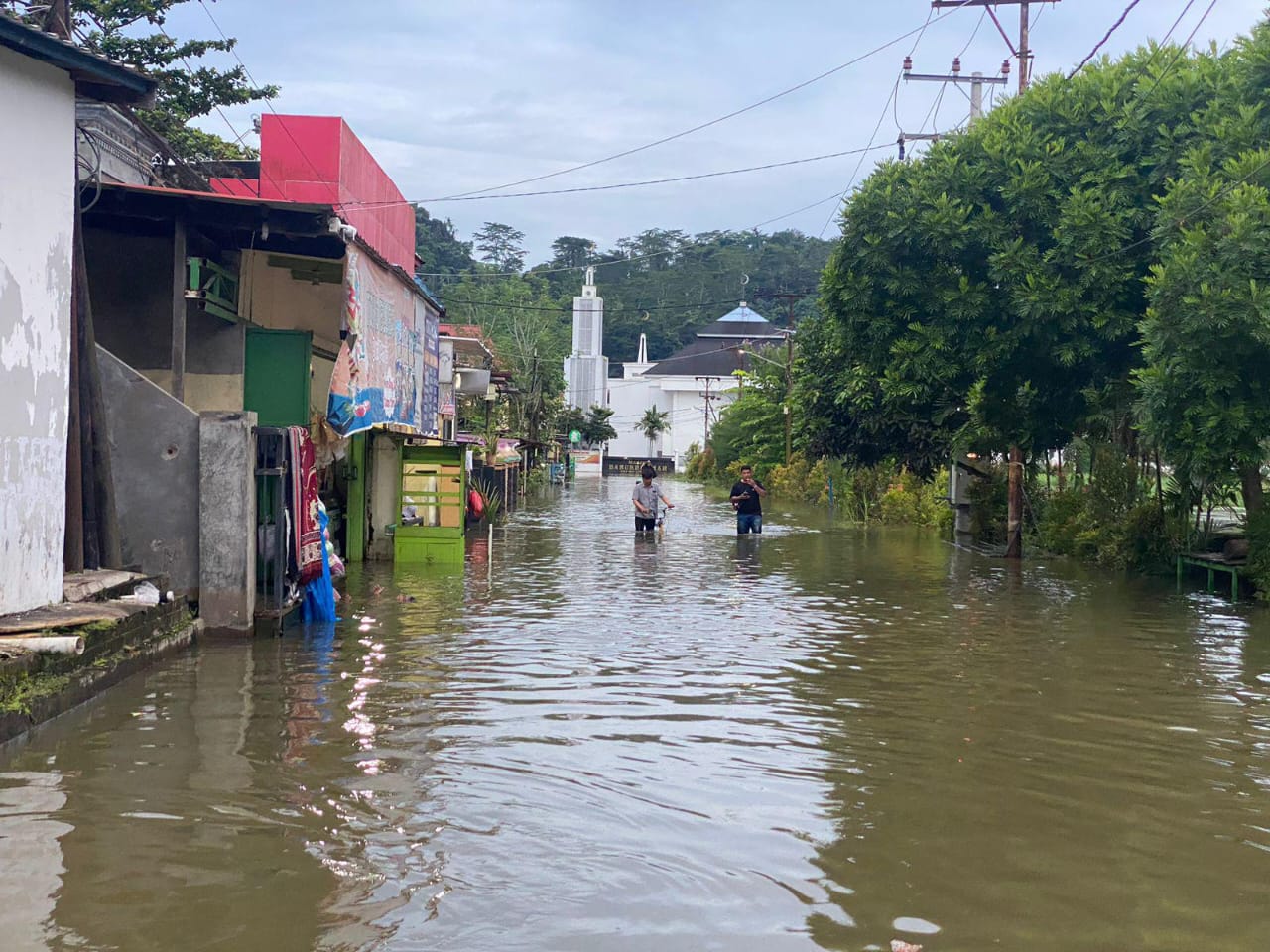 Perumahan Griya Mukti di Jalan PM Noor, Kecamatan Sungai Pinang masih terendam banjir (dok.istimewa)