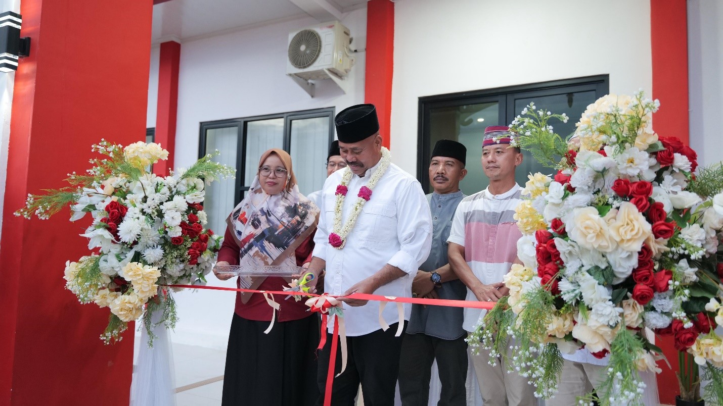 Foto: Edi Damansyah, Bupati Kukar resmikan kantor desa