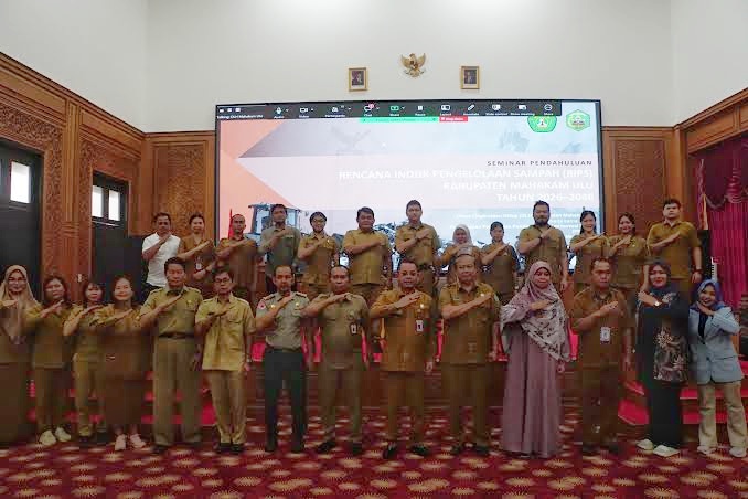 Seminar Penyusunan RIPS di Ballroom Lantai III Kantor Bupati Mahulu