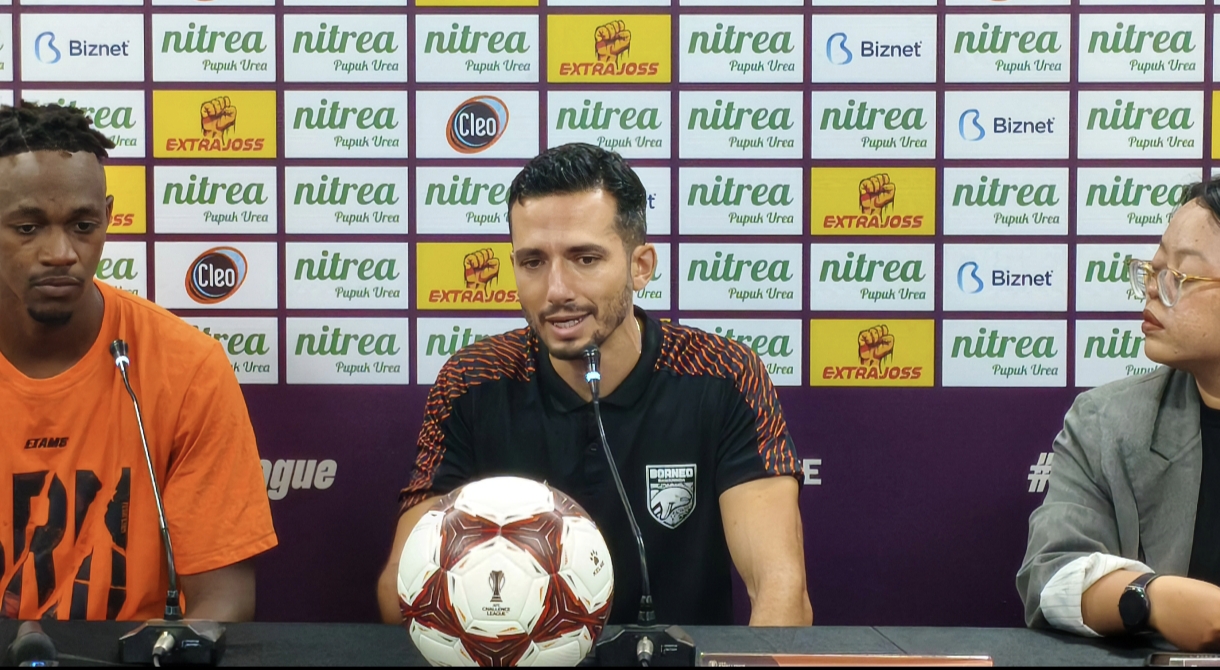 Konferensi pers Pelatih BORNEO FC